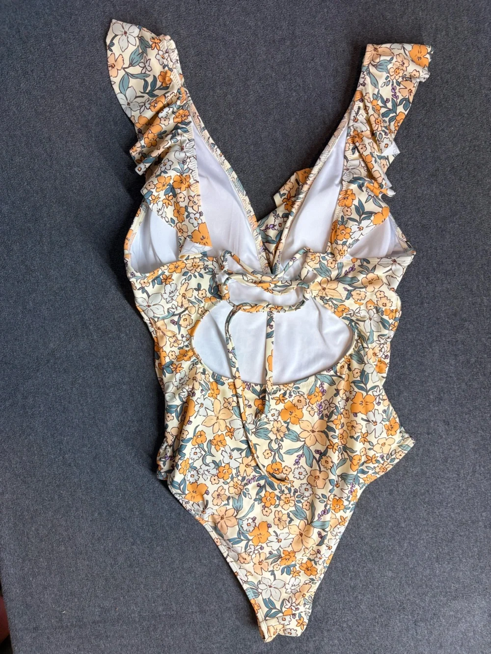 🆕Cupshe Ditsy Floral Flutter Sleeve Deep V-neck Cream One Piece Swimsuit M NWOT